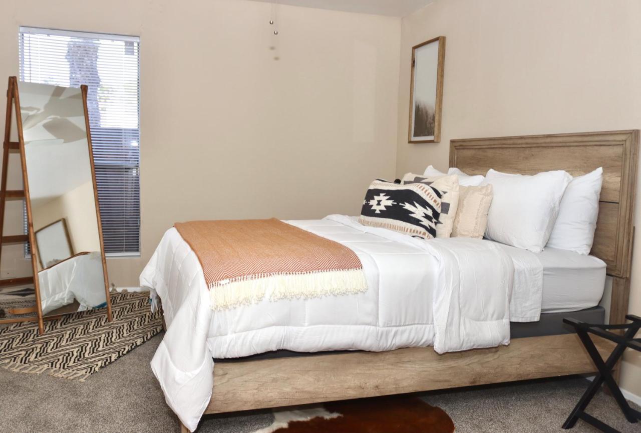 Chic Boho Cottage -Self Check In, Fully Furnished, & Free Parking Houston Exterior foto